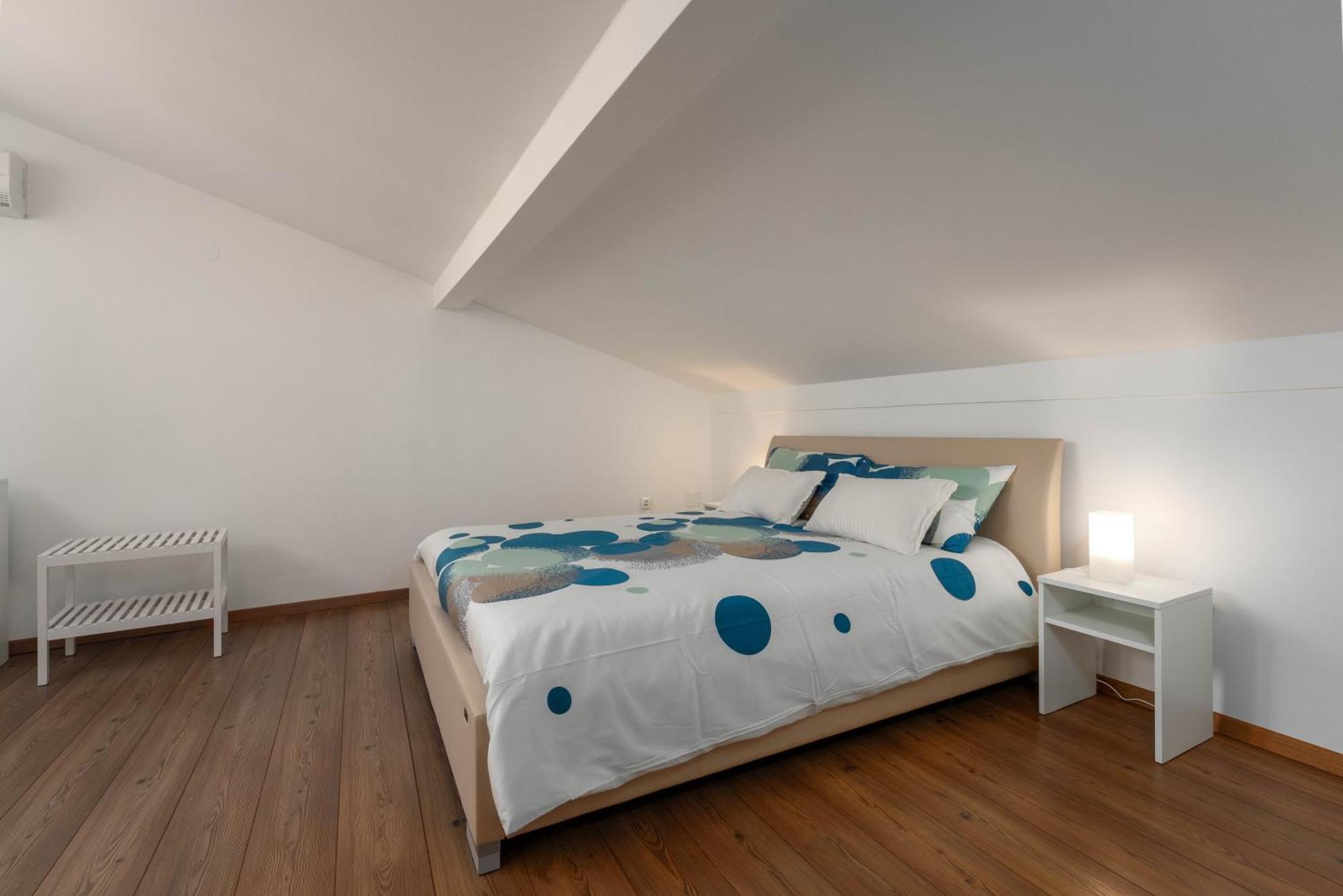 Degrassi Square Apartments (Adults Only) Vrsar Dış mekan fotoğraf