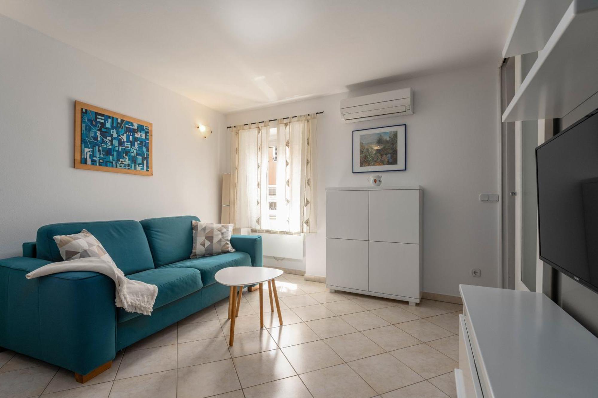 Degrassi Square Apartments (Adults Only) Vrsar Dış mekan fotoğraf